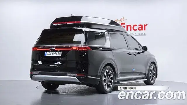 Kia Carnival 2023 — Фото 2/20