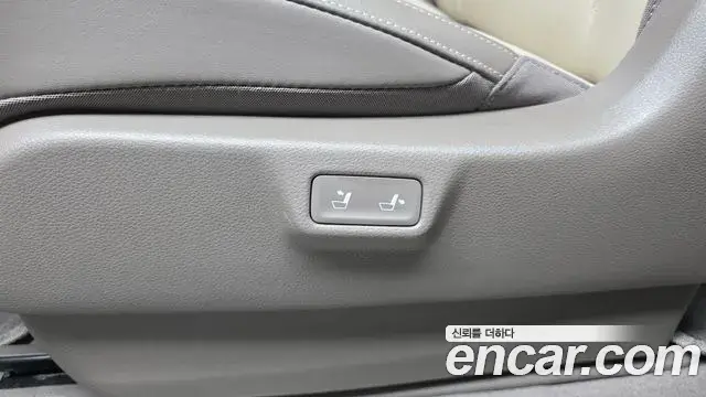 Kia Carnival 2023 — Фото 16/20