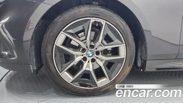 BMW 5 Series 2023 — Şəkil 9/32