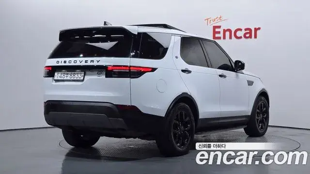 Land Rover Discovery 5 2019 — Фото 2/20
