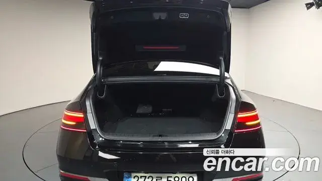 Genesis G90 2023 — Şəkil 32/40