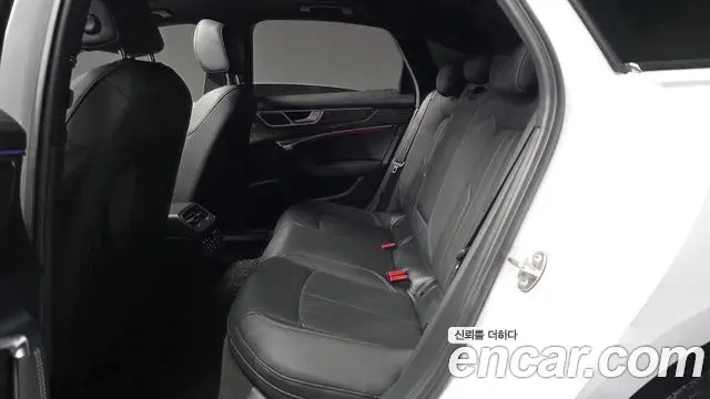 Audi A6 2021 — ფოტო 26/34