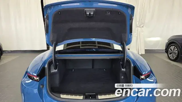 Porsche Taycan 2021 — Photo 18/36