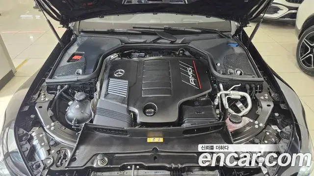 Mercedes-Benz AMG GT 2025 — Фото 14/19