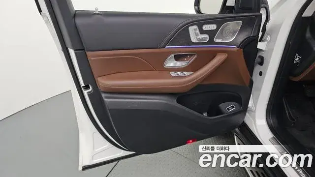 Mercedes-Benz GLE-Class 2023 — ფოტო 28/33