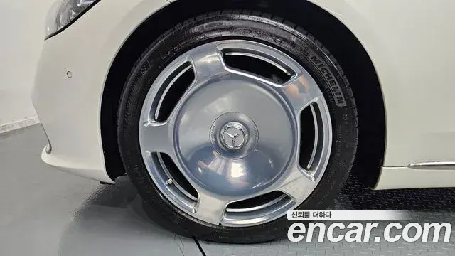 Mercedes-Benz S-Class 2021 — Photo 20/31