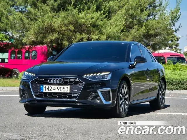 Audi A4 2023 — Photo 2/20