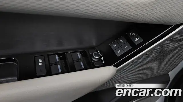 Land Rover Range Rover Velar 2019 — Photo 25/34