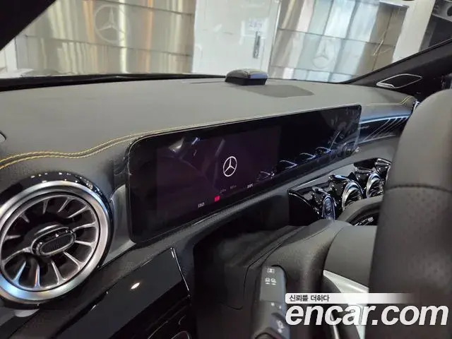 Mercedes-Benz CLA-Class 2025 — Фото 12/20