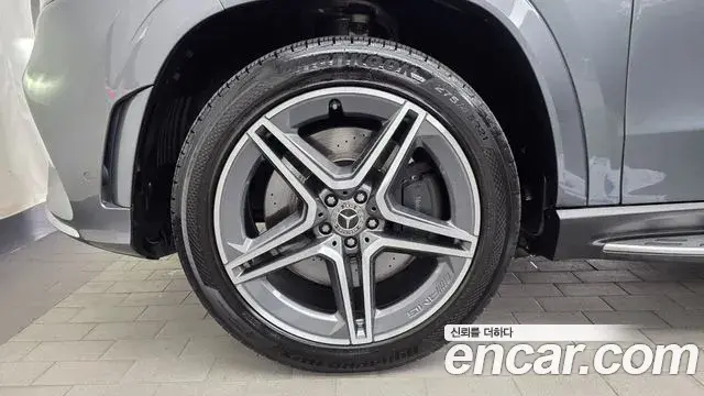 Mercedes-Benz GLS-Class 2021 — Photo 31/35