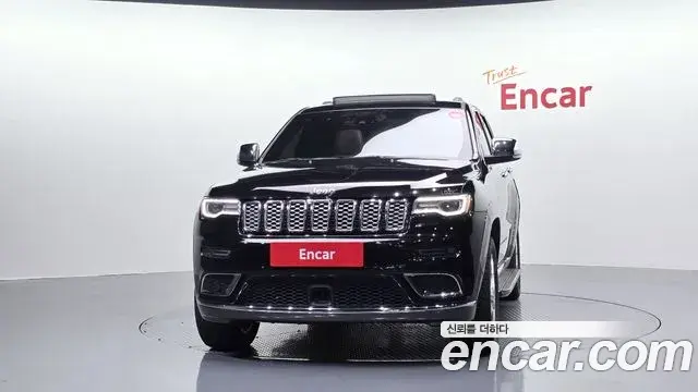 Jeep Grand Cherokee 2021 — Фото 3/20