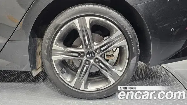 Kia K5 2021 — Photo 7/30