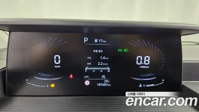 Hyundai Staria 2021 — Фото 8/20