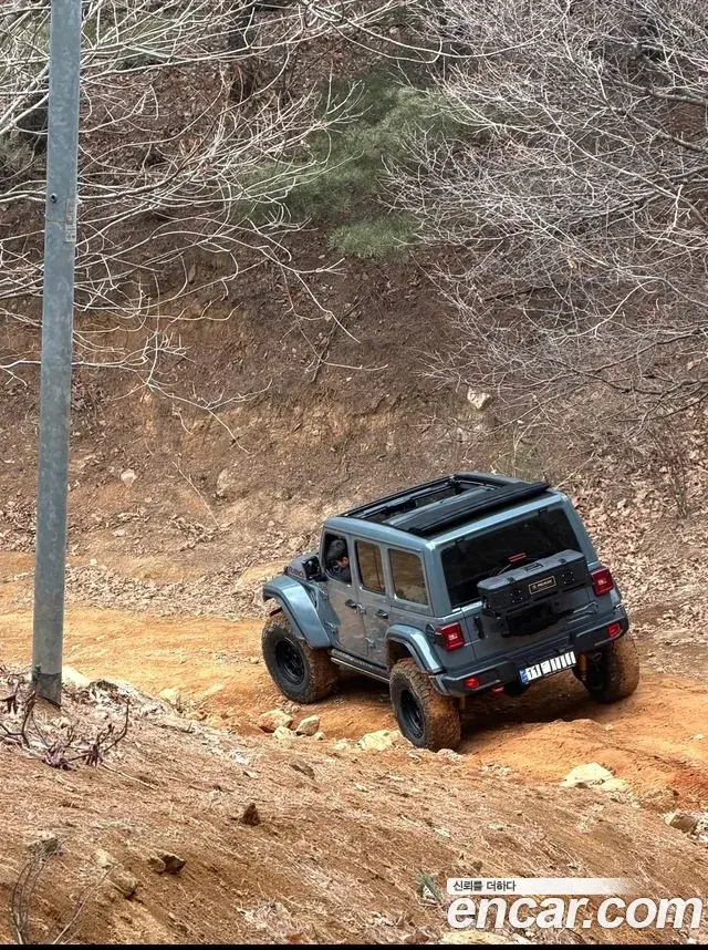 Jeep Wrangler 2025 — Photo 6/11