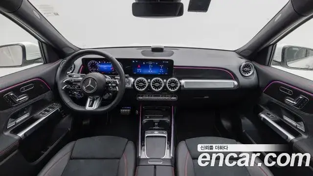 Mercedes-Benz GLB-Class 2025 — Фото 10/20