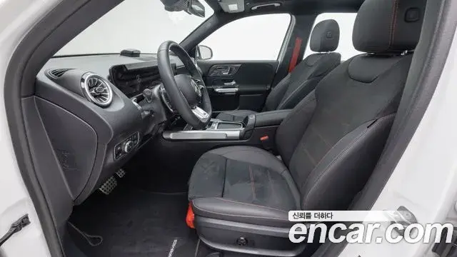 Mercedes-Benz GLB-Class 2025 — Фото 14/20