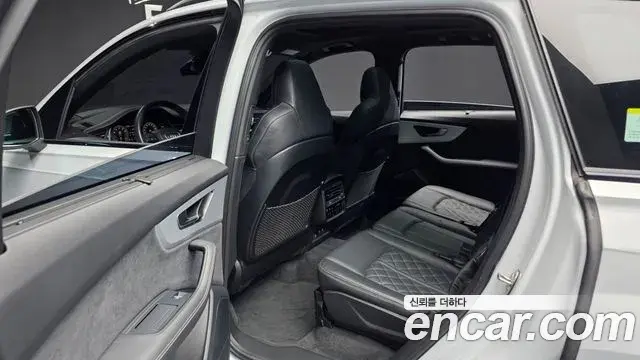 Audi Q7 2023 — Photo 22/39