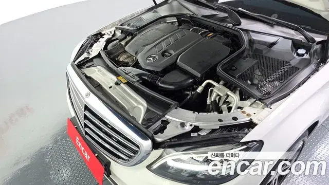 Mercedes-Benz C-Class 2019 — Photo 14/32