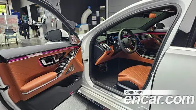Mercedes-Benz S-Class 2025 — ფოტო 30/32