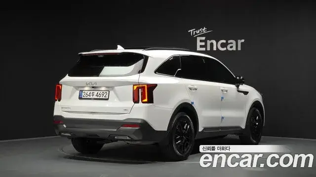 Kia Sorento 2024 — Фото 2/20
