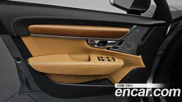 Volvo S90 2019 — Photo 27/34