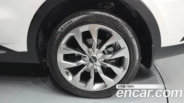 Kia Sorento 2023 — Şəkil 6/30