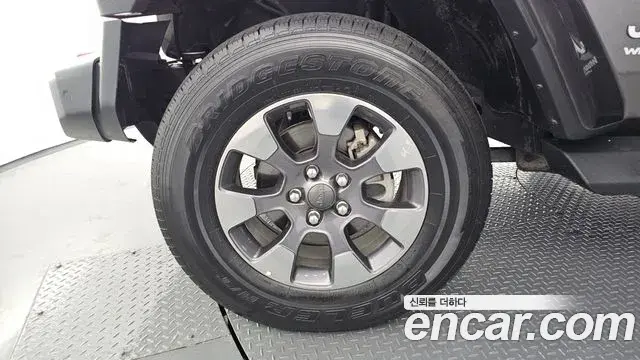 Jeep Wrangler 2019 — Şəkil 10/29