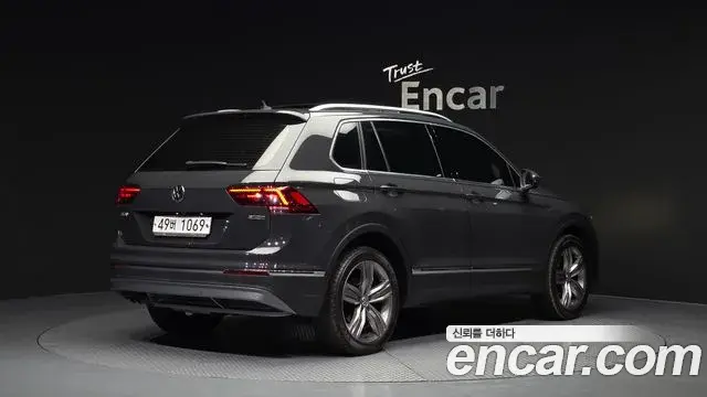 Volkswagen Tiguan 2018 — Şəkil 6/20