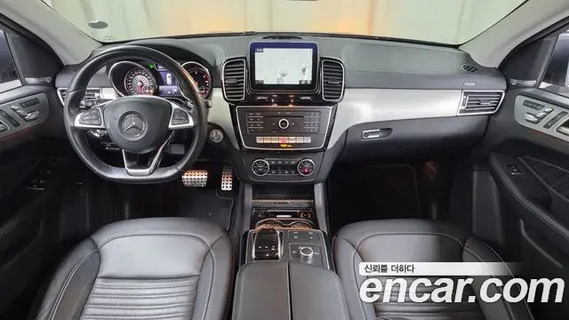 Mercedes-Benz GLE-Class 2018 — Photo 14/32