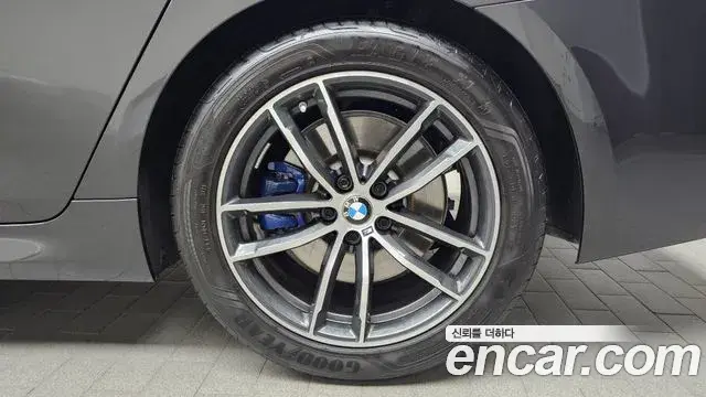 BMW 5 Series 2023 — Şəkil 7/32