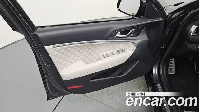 Genesis G70 2025 — ფოტო 19/33