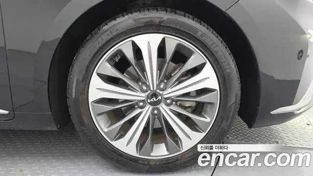 Kia K8 2021 — Şəkil 17/32