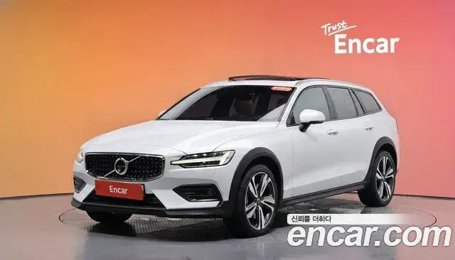Volvo V60 Cross Country 2019 — ფოტო 3/36