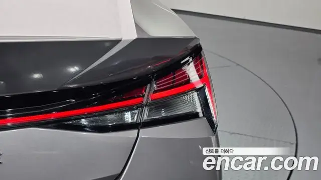 Hyundai The New Avante Hybrid 2021 — ფოტო 3/32