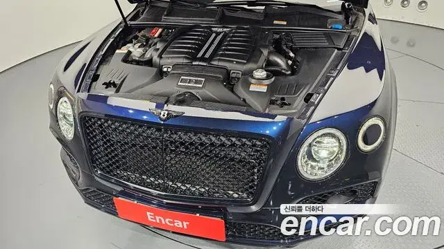Bentley Bentayga 2018 — Photo 12/20