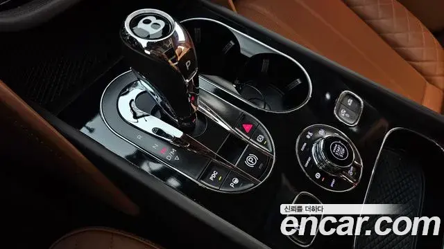 Bentley Bentayga 2018 — Photo 3/20