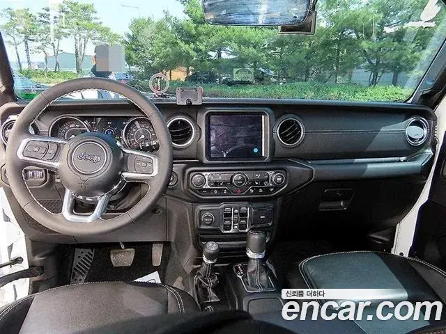 Jeep Wrangler 2023 — Şəkil 7/18