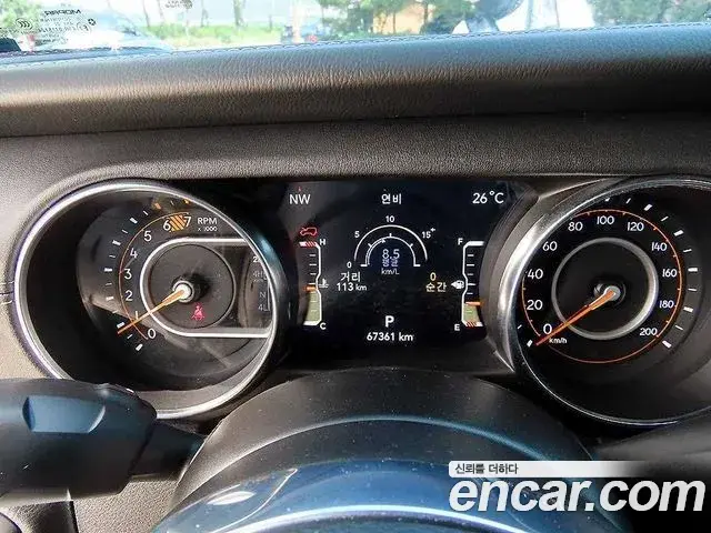 Jeep Wrangler 2023 — Şəkil 17/18