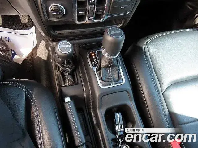 Jeep Wrangler 2023 — Şəkil 18/18