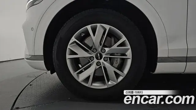 Genesis GV70 2024 — ფოტო 16/33