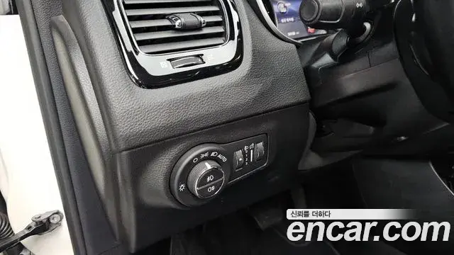 Jeep Compass 2021 — ფოტო 8/31