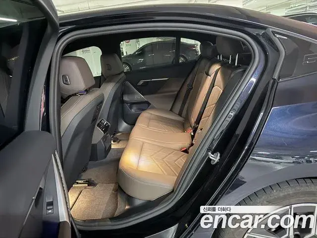 BMW 5 Series 2025 — ფოტო 5/10