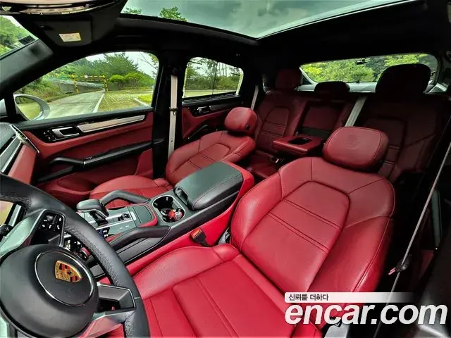 Porsche Cayenne 2023 — Photo 12/20