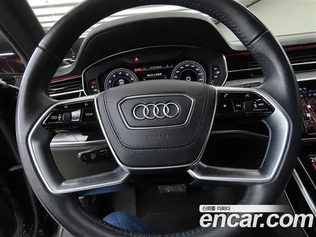Audi A8 2021 — ფოტო 18/20