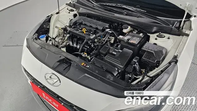 Hyundai The New Avante Hybrid 2023 — ფოტო 19/30