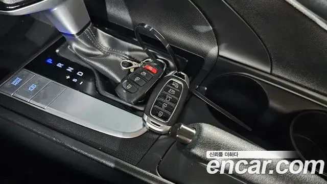 Hyundai The New Avante Hybrid 2023 — ფოტო 12/30