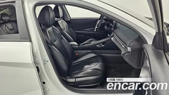 Hyundai The New Avante Hybrid 2023 — ფოტო 20/30