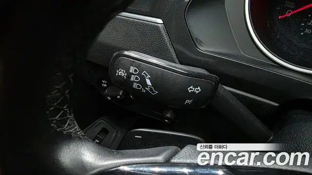 Volkswagen Tiguan 2018 — ფოტო 21/36