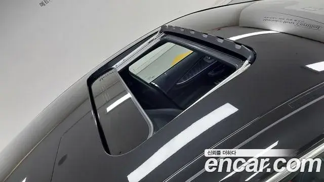 Mercedes-Benz AMG GT 2025 — Фото 11/20