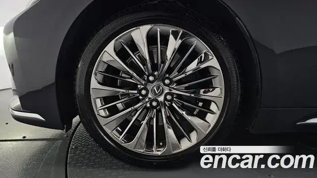 Lexus LS500 2022 — Şəkil 32/43